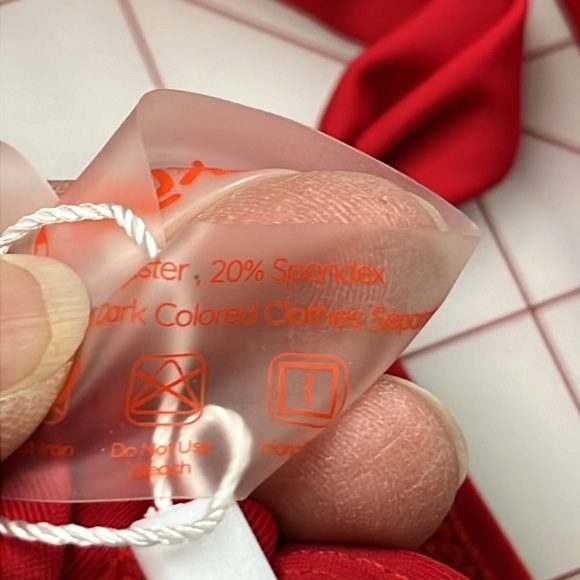 LUCKYBOP NWT Red Ruched Round Neck Keyhole Cross Back Beachy Bikini Top SZ L - Picture 12 of 16